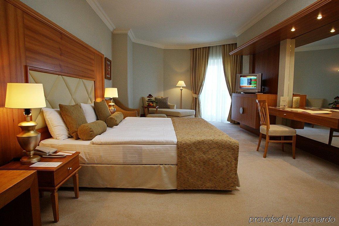 Rixos-Prykarpattya Resort Truskawez Zimmer foto