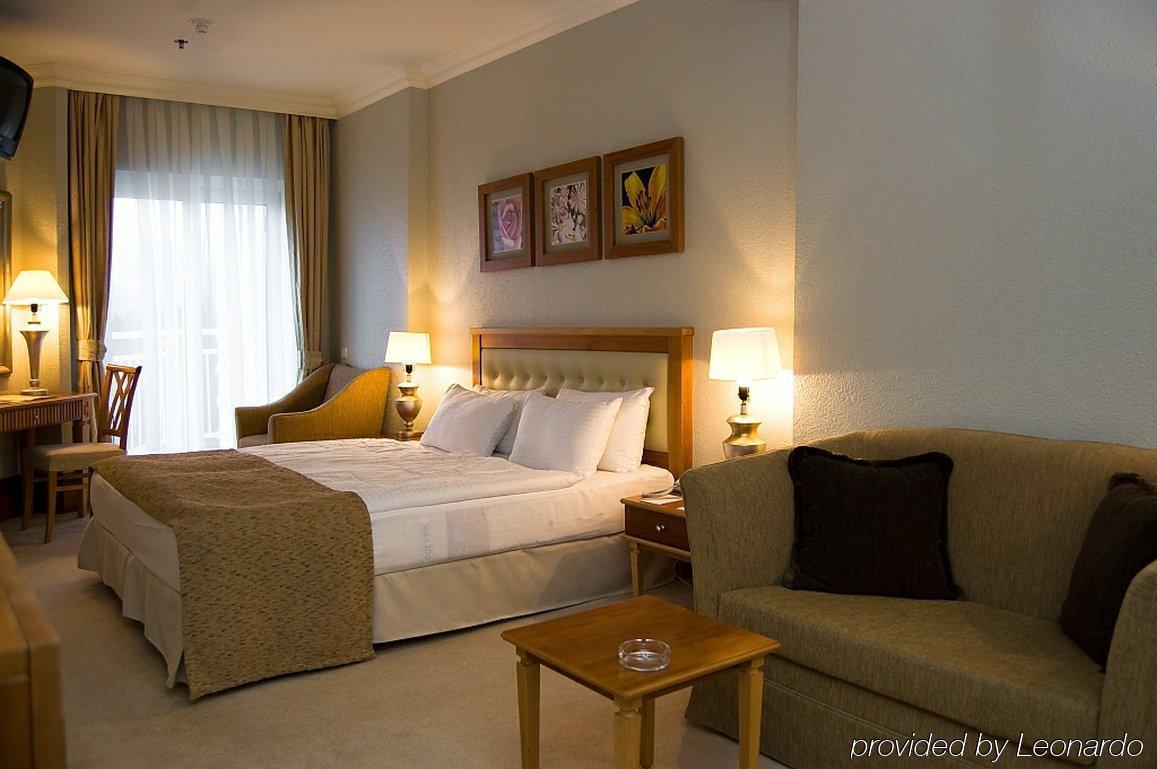 Rixos-Prykarpattya Resort Truskawez Zimmer foto